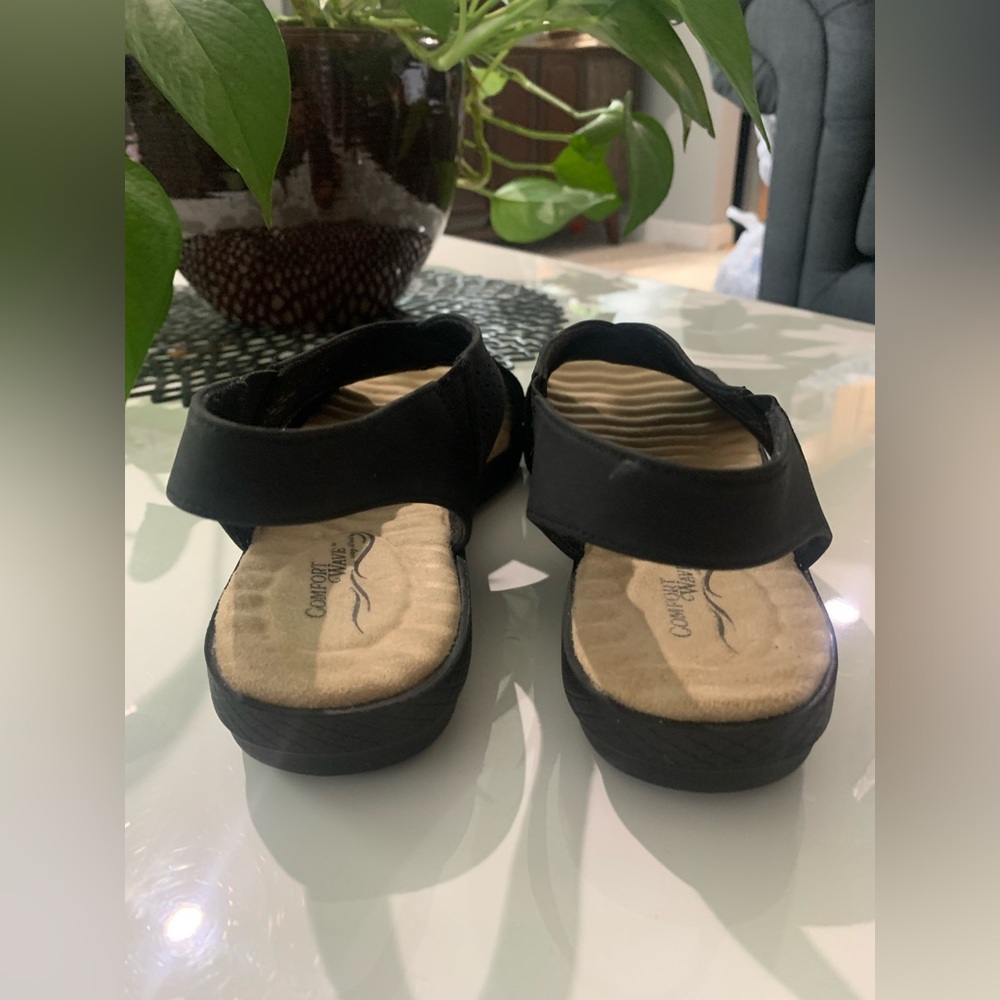 Easy Street women’s Claudia Wedge Sandal size 9, black. - Picture 4 of 10